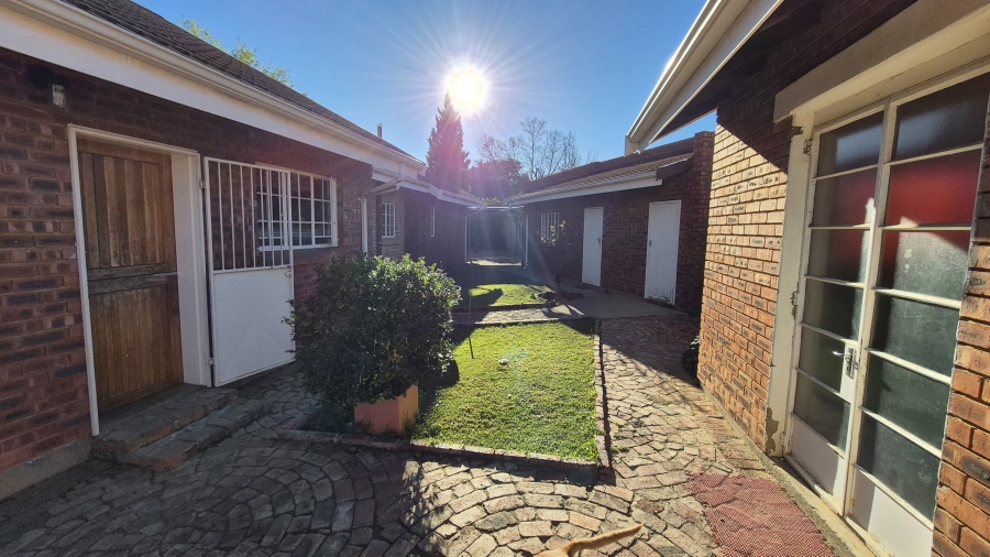 3 Bedroom Property for Sale in Naudeville Free State